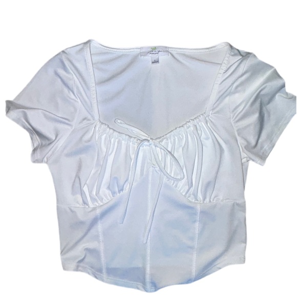 Size Large White “Life in the Moment” short sleeve blouse/shirt cropped. - Picture 2 of 6